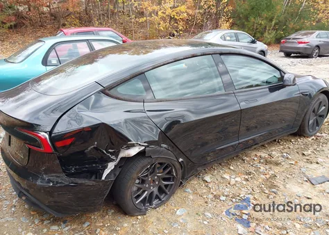 2025 Tesla Model 3 Long Range All-Wheel Drive z USA, uszkodzony, nr VIN 5YJ3E1EB1SF888373